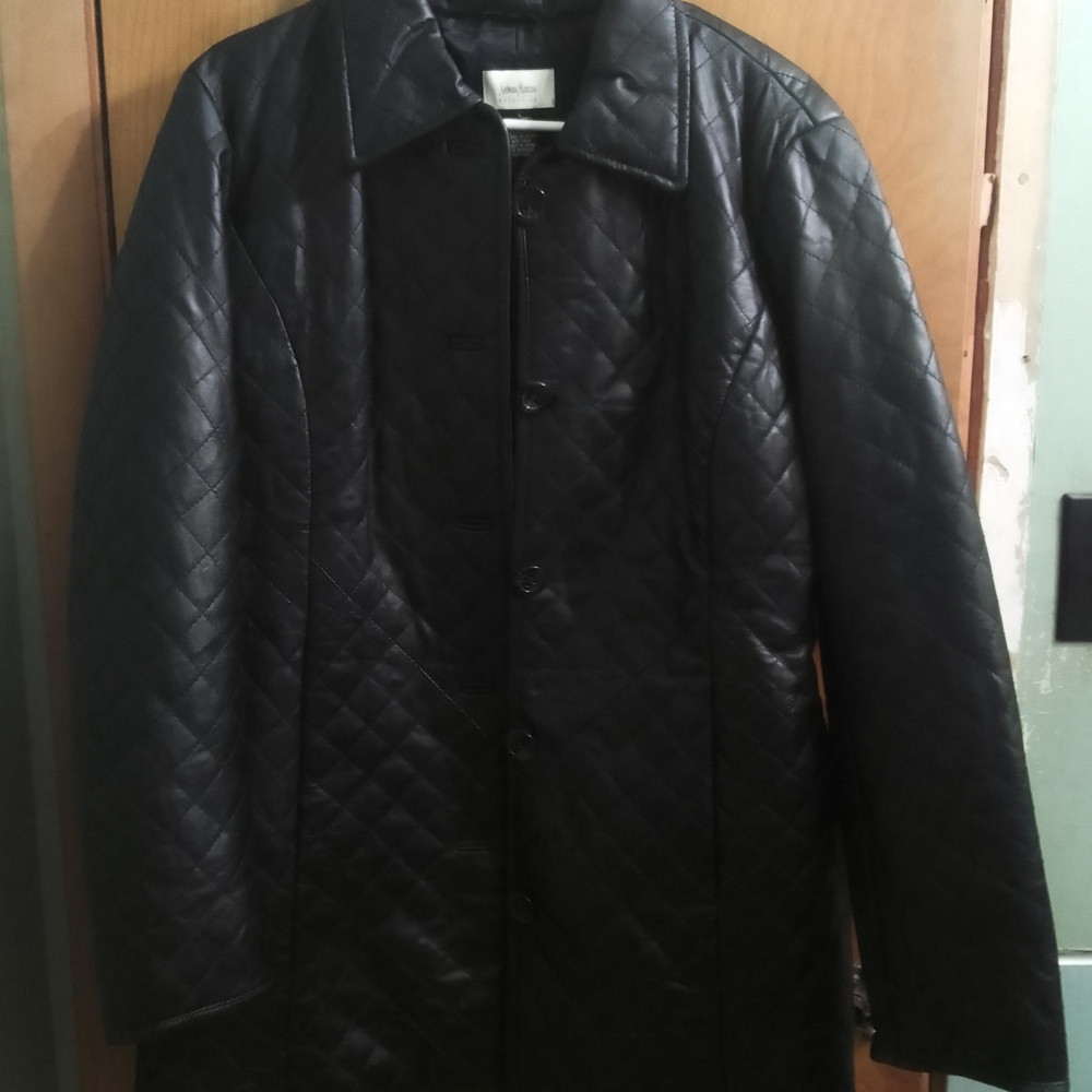 Neiman‎ Marcus Black Quilted Trench Coat